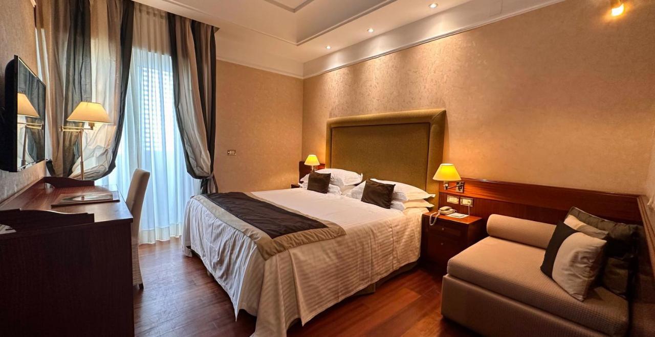 Hotel Lungomare Riccione Exterior photo