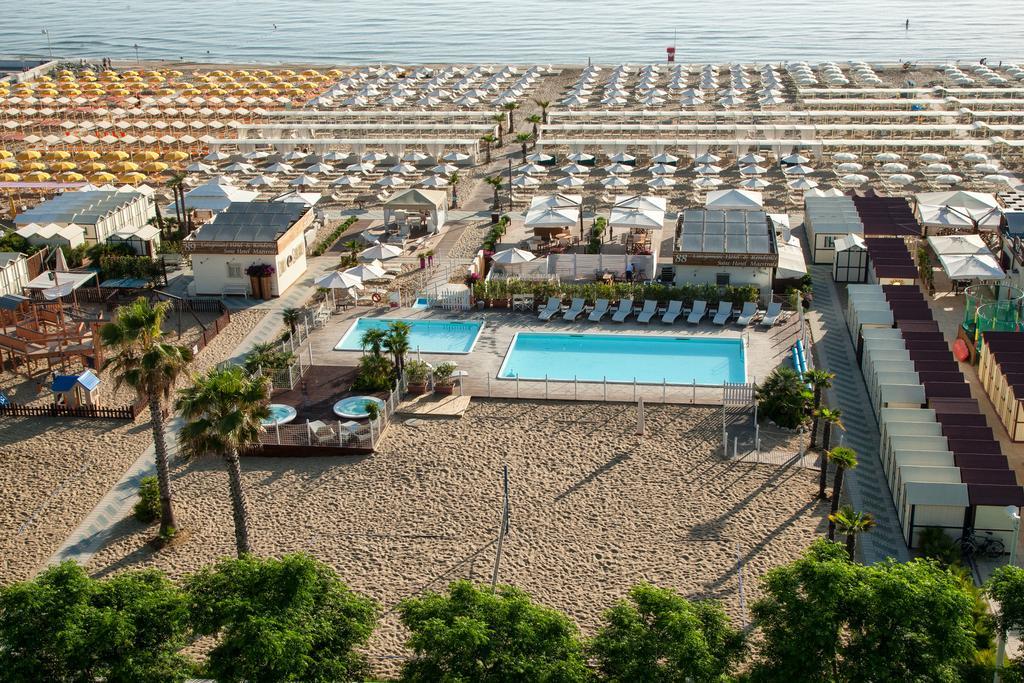 Hotel Lungomare Riccione Exterior photo
